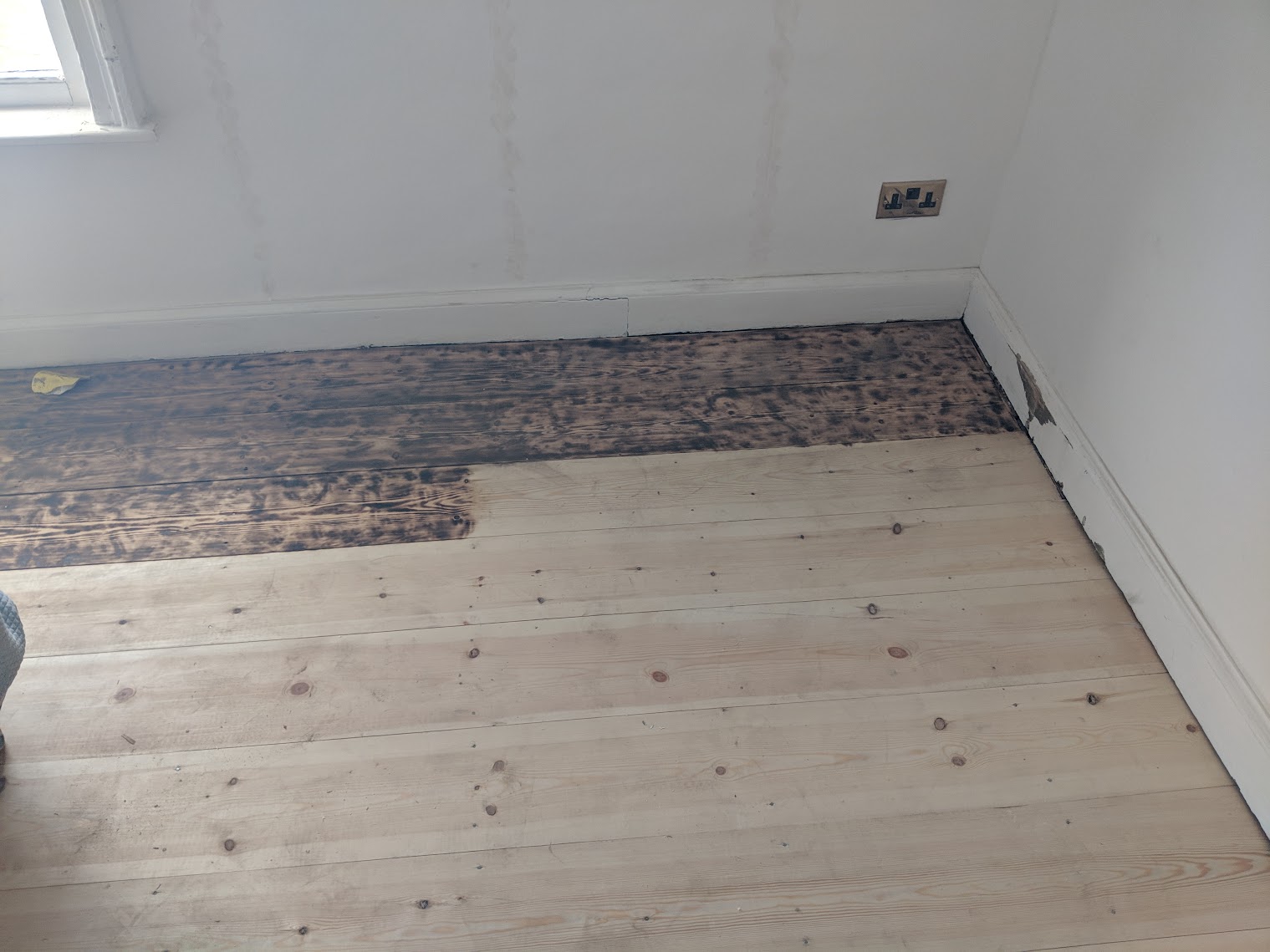 Burn finish floorboards