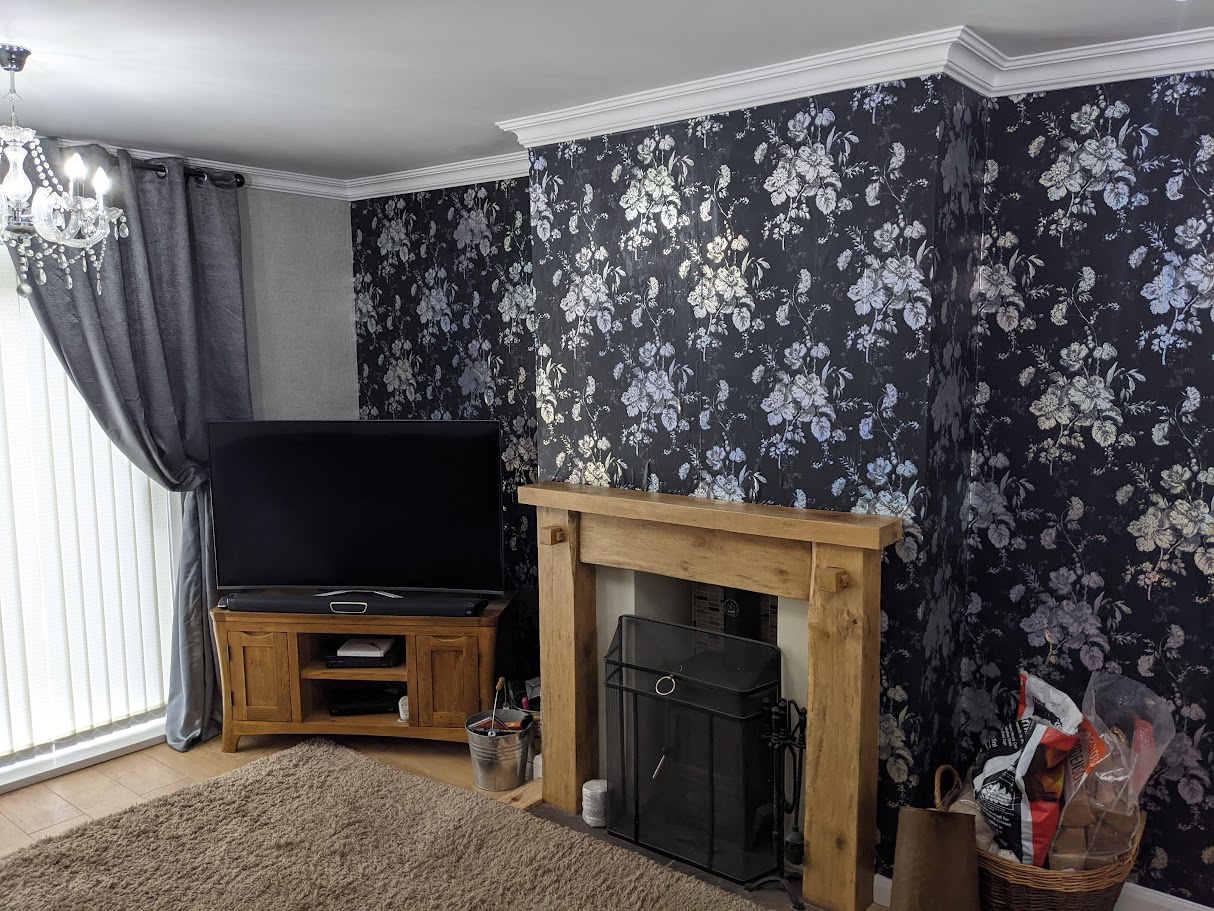 Lounge wallpapering image